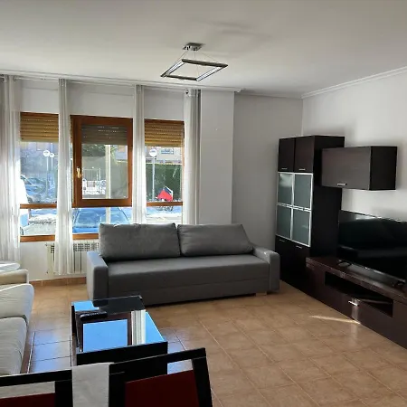 Apartament Esquinazau *
